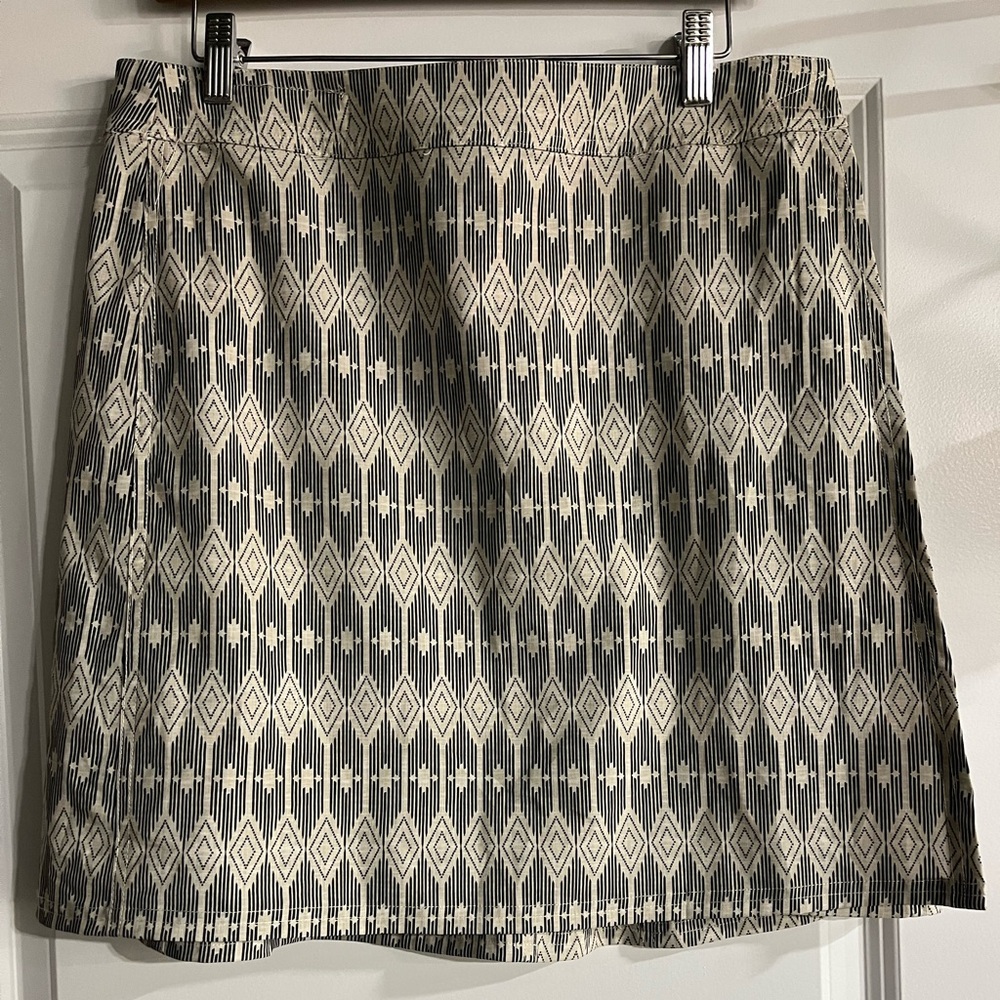 Rip Skirt size medium GUC!